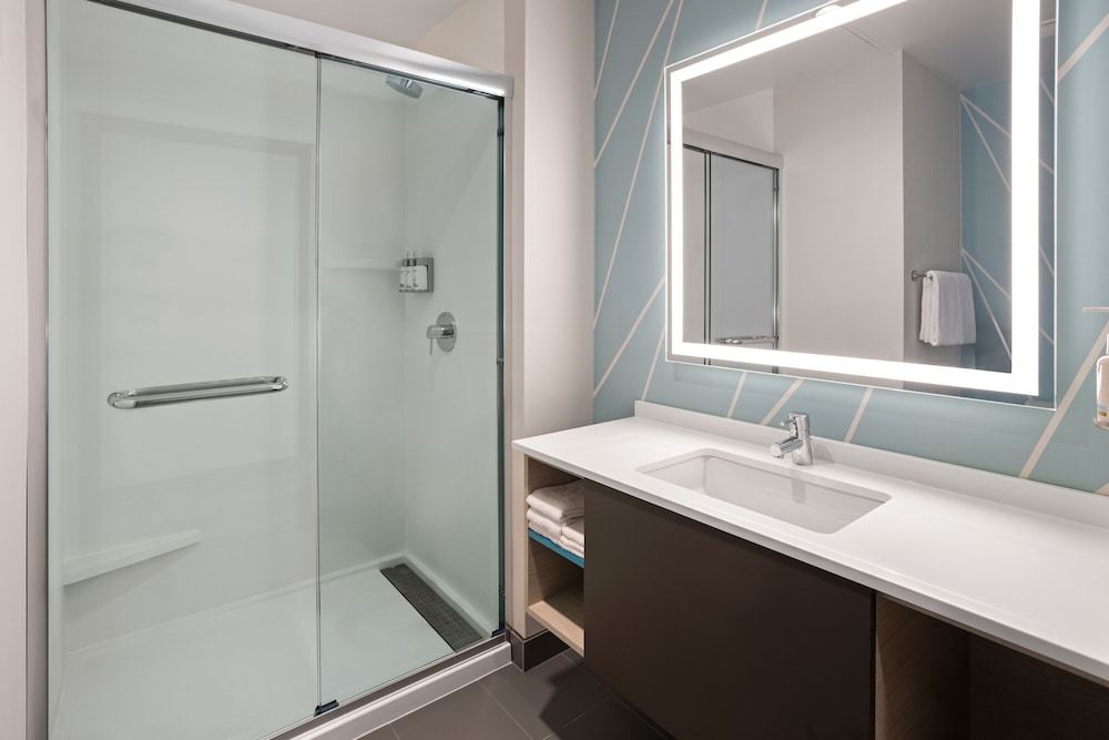 Standard Room, 2 Double Beds - Photo 4