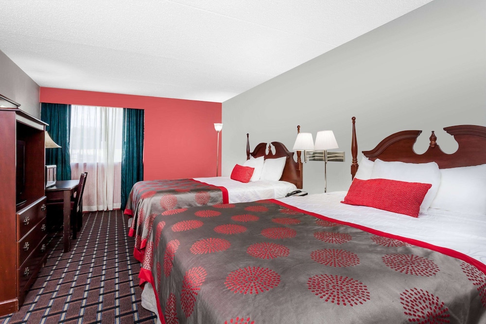 Room, 2 Queen Beds, Non Smoking photo 1