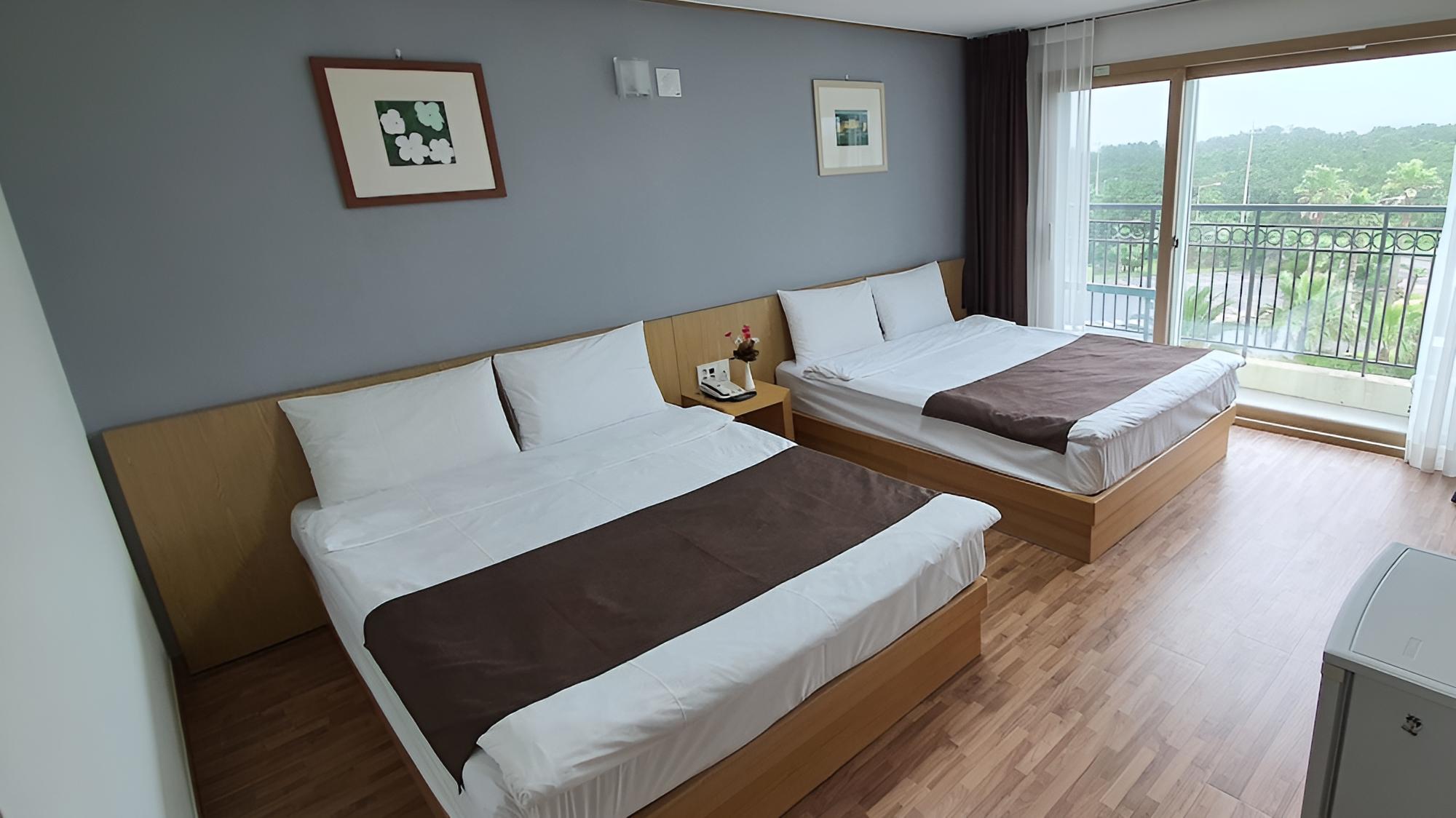 Twin Room, Mountain View photo 1