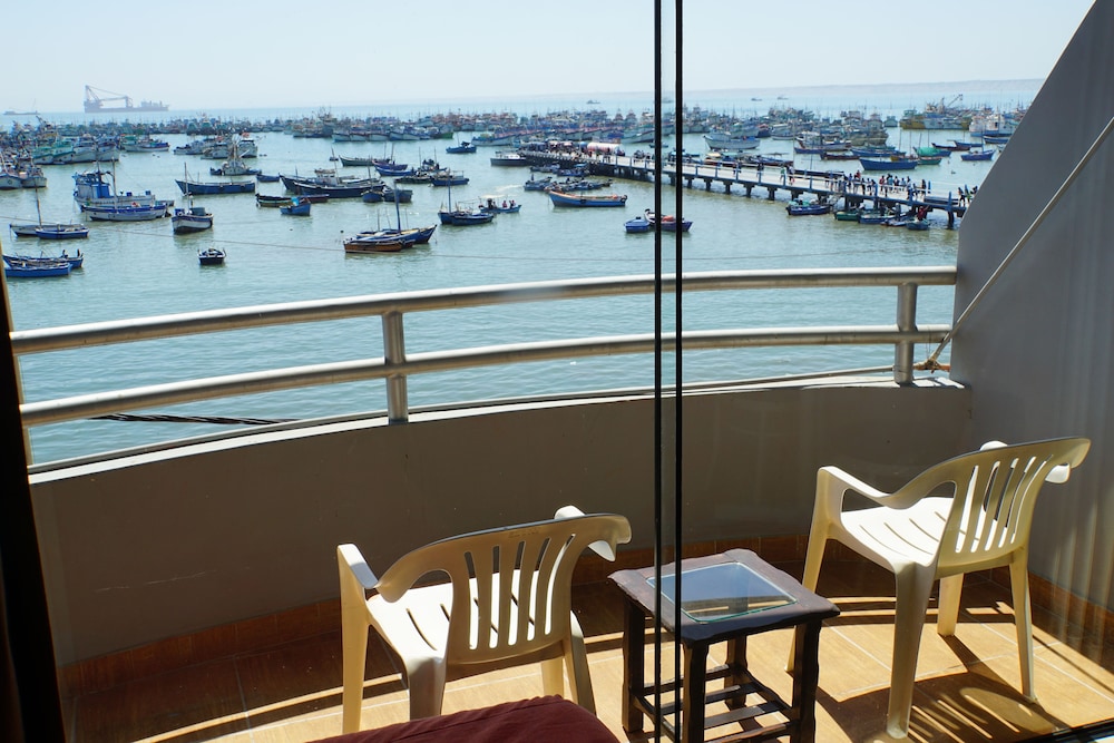 Elite Double Room, 1 King Bed, Balcony, Bay View photo 2