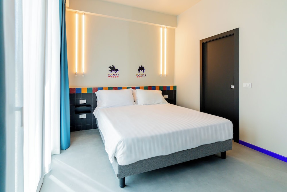 Superior Room, 1 Queen Bed photo 3
