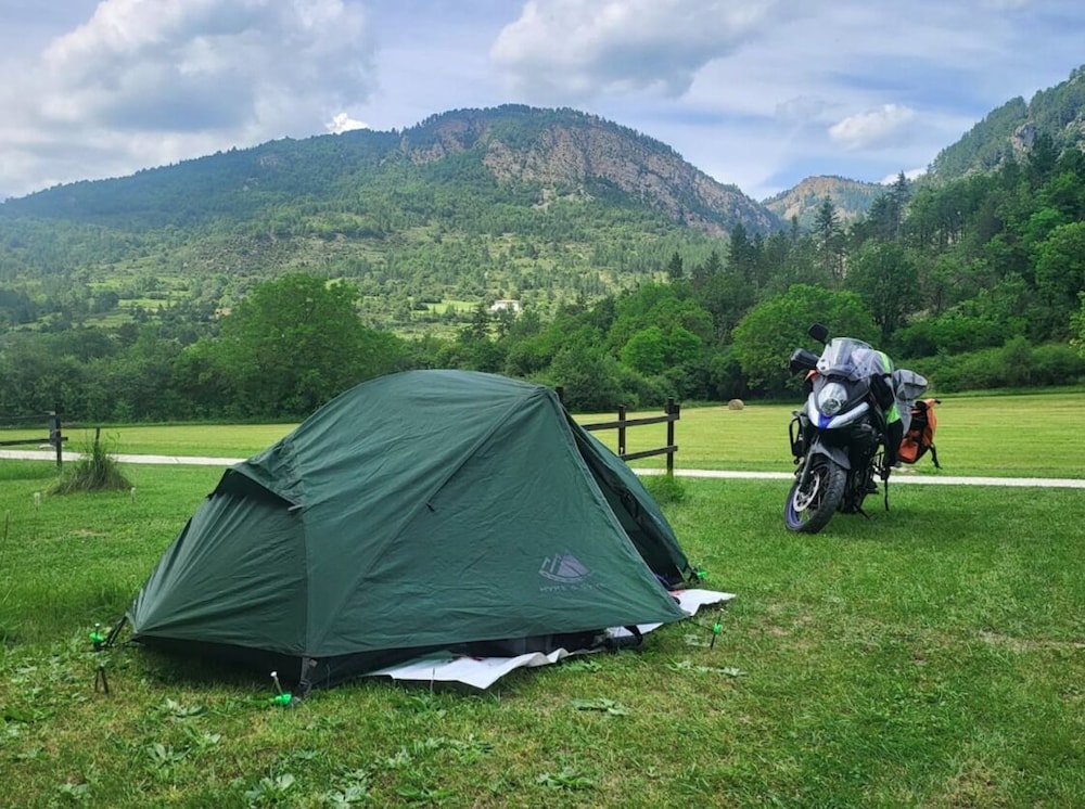 Basic Tent, Mountain View photo 1