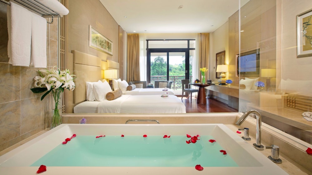 Deluxe Twin Room, Garden View photo 2