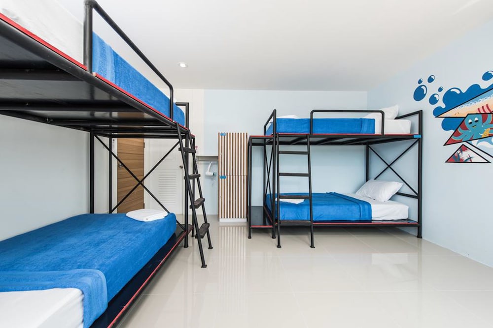 4-Bed Mixed Dormitory photo 1