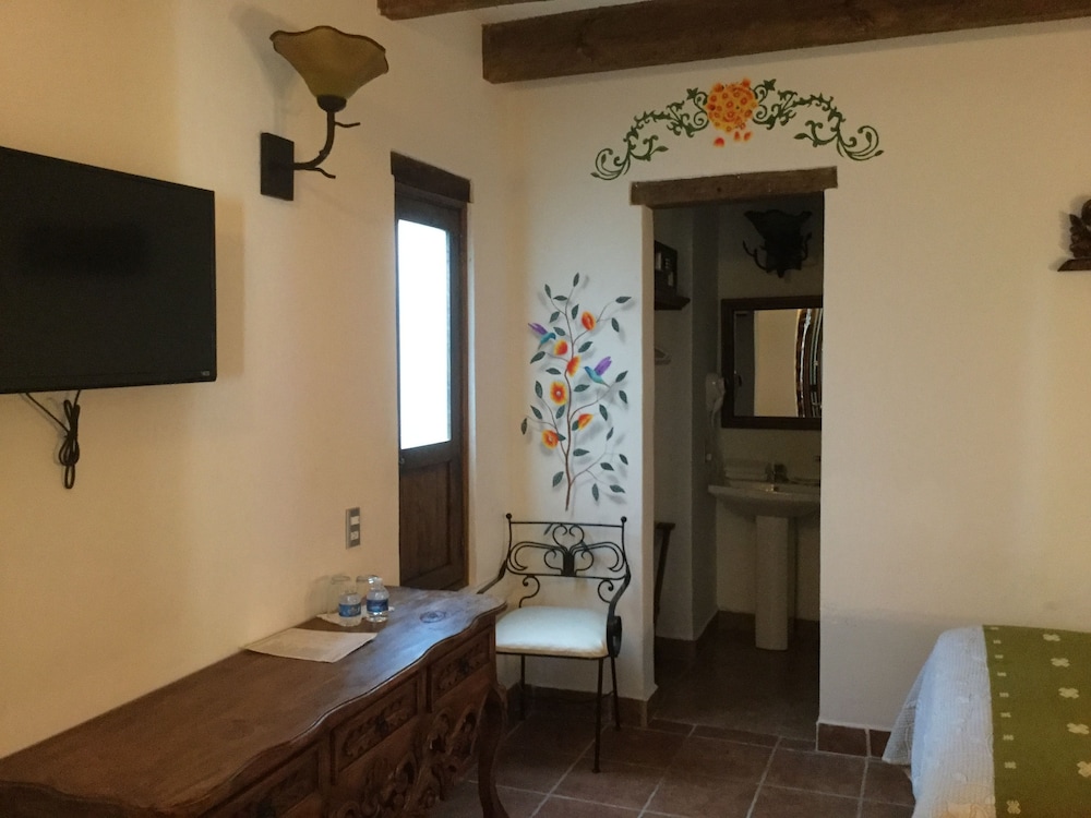 Standard Room, 2 Double Beds photo 2