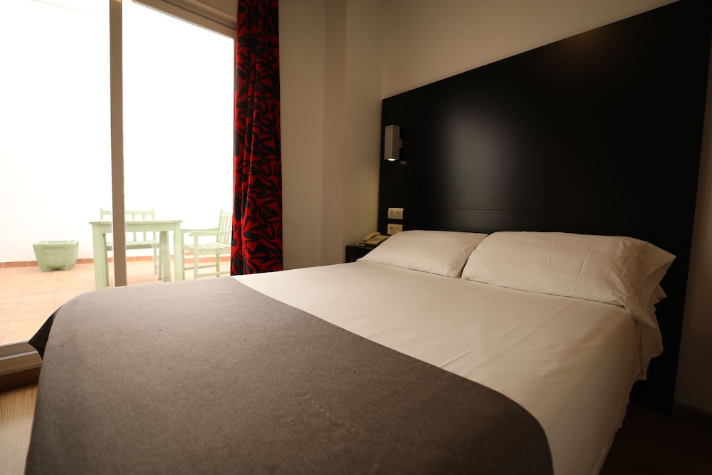 Double Room - Photo 14