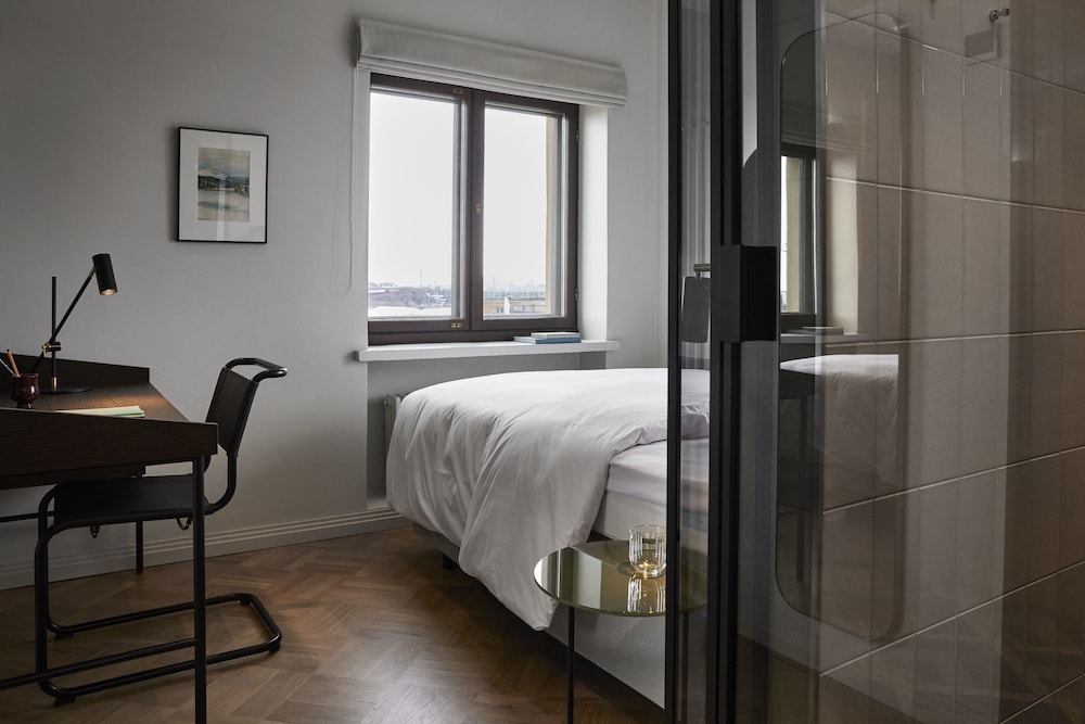 Single Room (Solo Up, with view) thumbnail 5