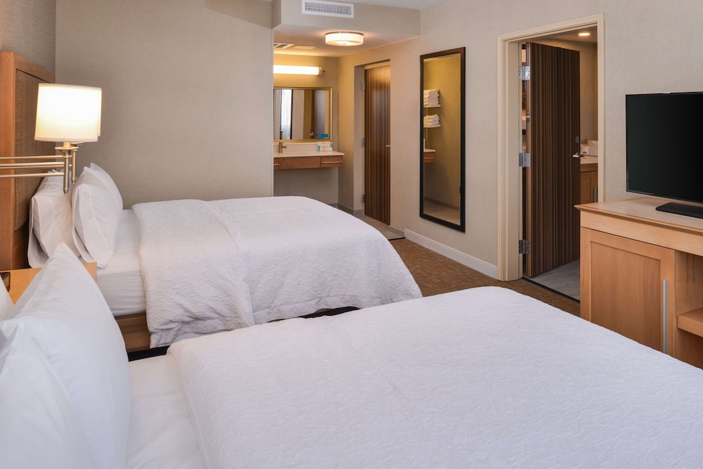 Suite, 2 Queen Beds, Accessible, Non Smoking - Photo 2
