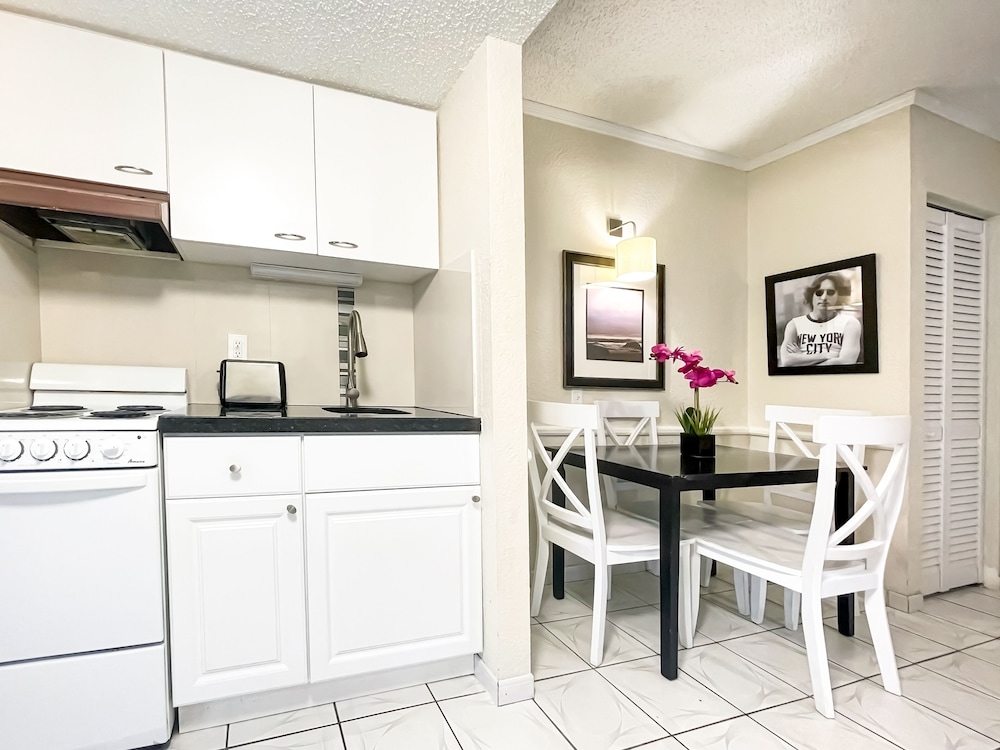 Superior Suite, 1 Bedroom, Ground Floor - Photo 3