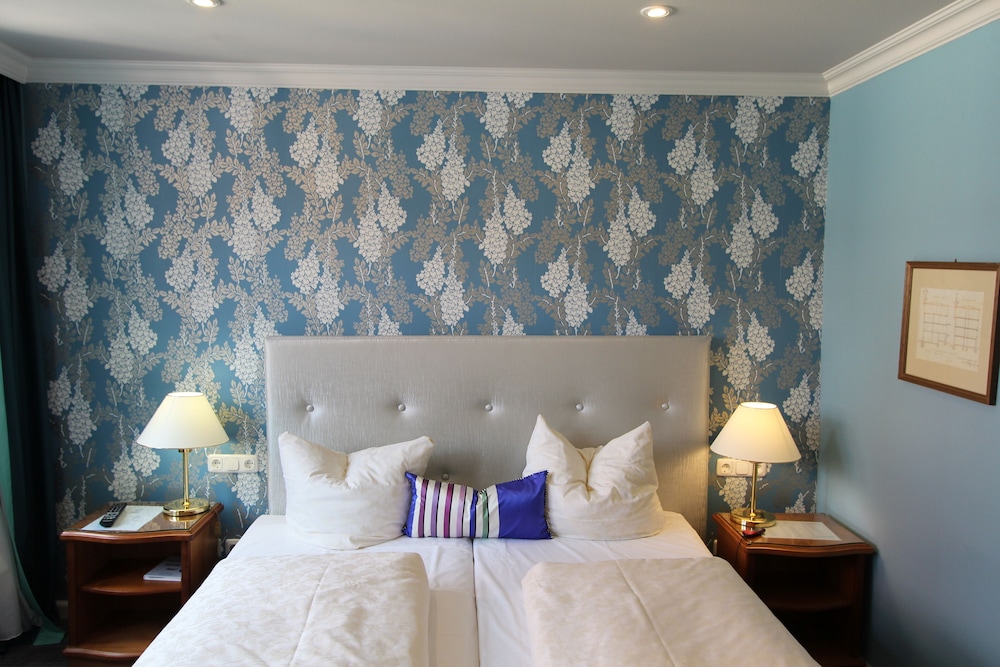 Comfort Double Room, 2 Twin Beds - Photo 11