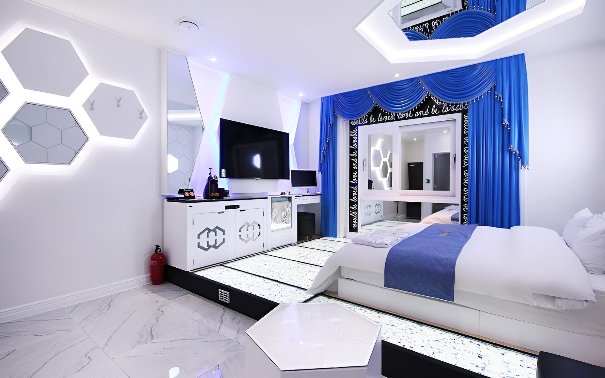 Room (1 room 1 parking (Premium B)) - Photo 1