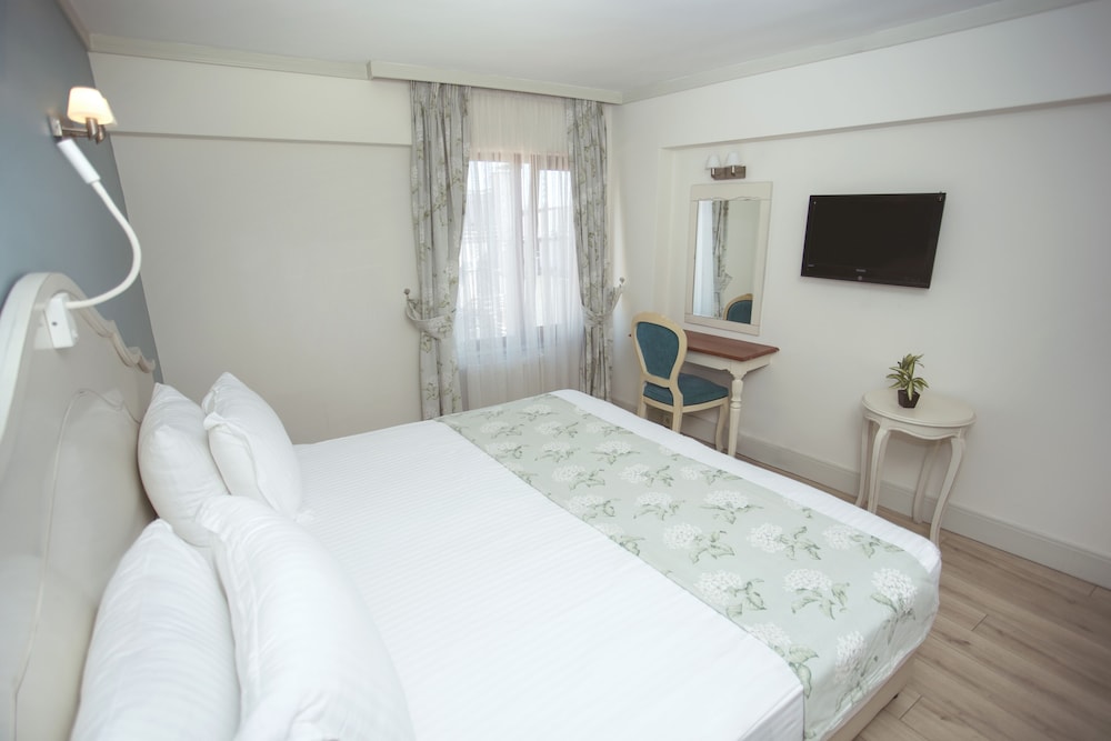 Deluxe Double or Twin Room, Sea View photo 2