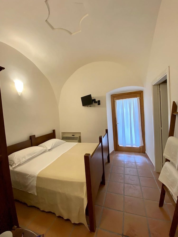 Double Or Twin Room photo 3
