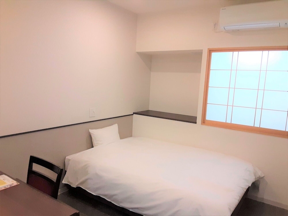 Moderate Semi Double Room, Non Smoking
