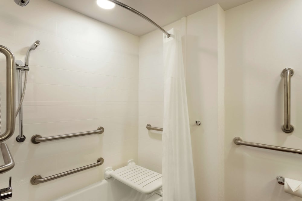 Suite, 1 King Bed, Accessible, Bathtub (Mobility/Hearing) - Photo 7