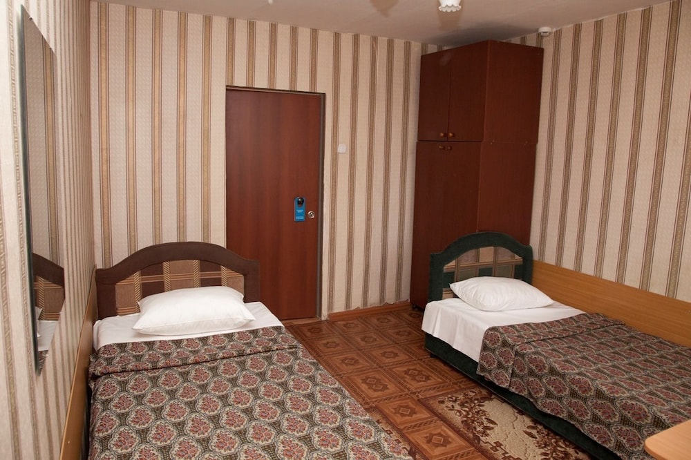 Economy Single Room, Shared Bathroom (with toilet and sink) photo 3