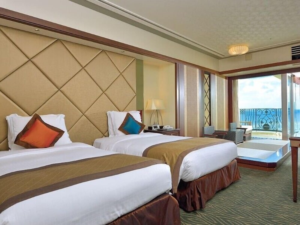 EXES Premier Twin for 4 people with Lounge Access, Non Smoking photo 2