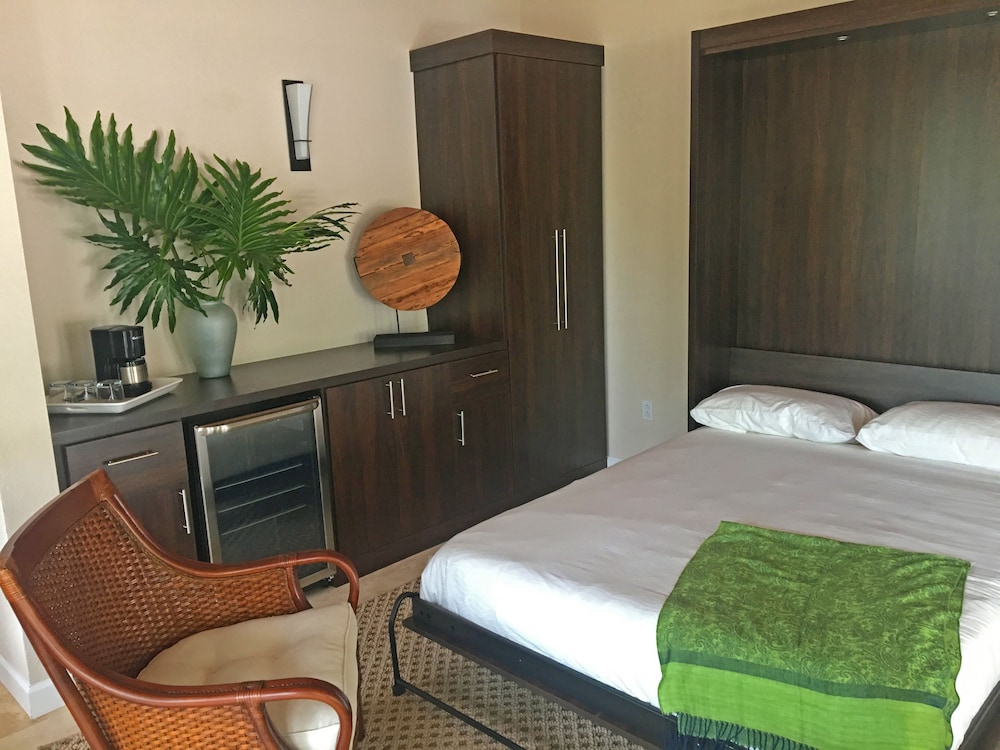 Deluxe Suite, 1 Bedroom, Accessible, Garden Area
