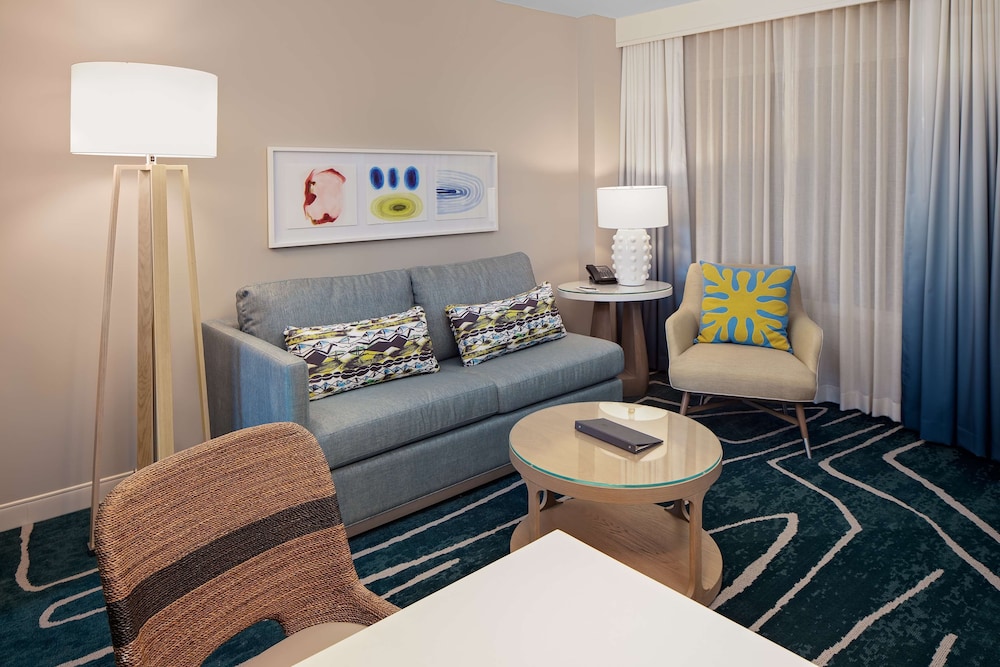 Suite, 1 King Bed, Non Smoking