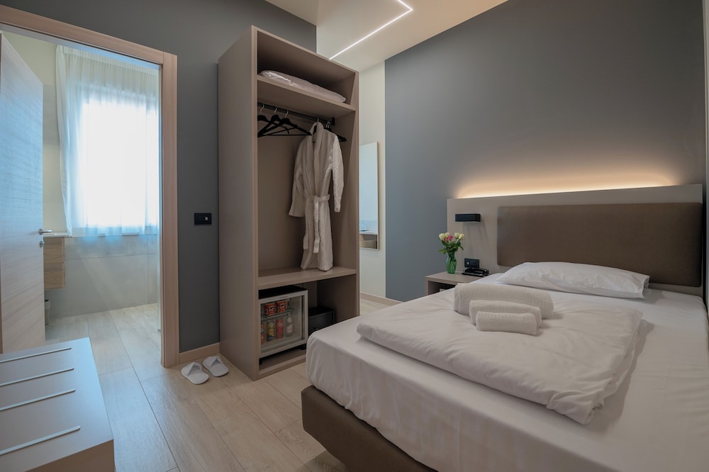 Deluxe Single Room