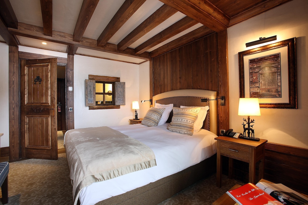 Chambre double avec Balcon et Vue Piste photo 3