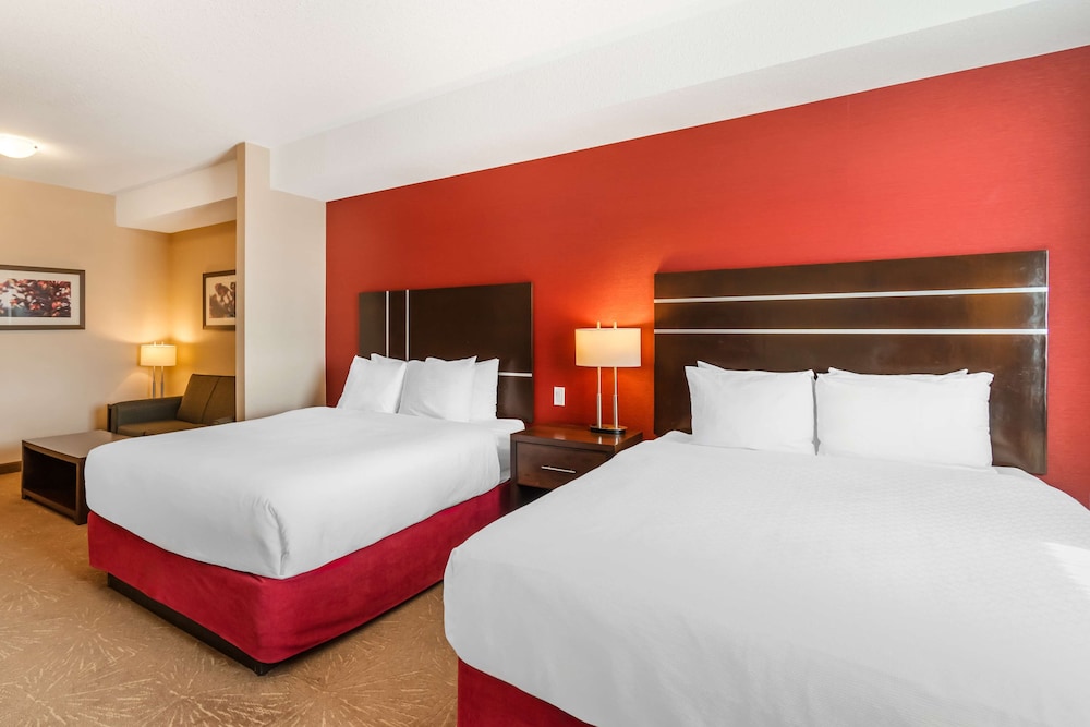 Suite, 2 Queen Beds, Non Smoking, Kitchen (with Sofabed) photo 2
