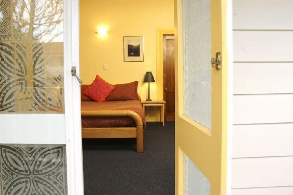 Available room thumbnail 5