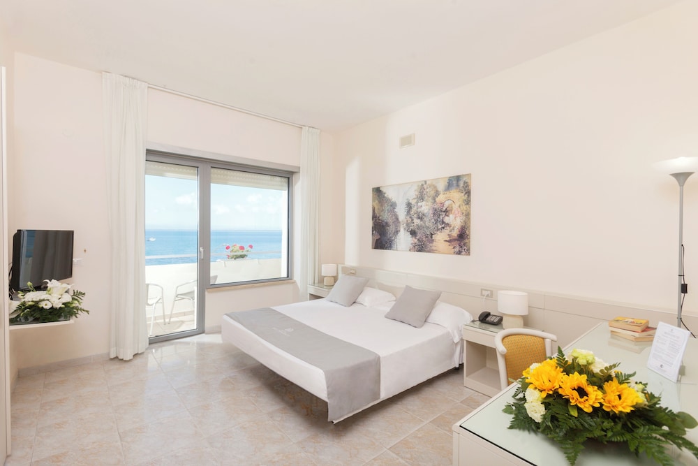 Superior Double Room, Sea View photo 1