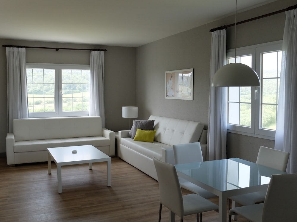 Superior Family Room (2 Adults + 2 Children) - Photo 1