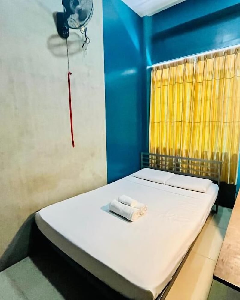 Basic Double Room, 1 Double Bed, Shared Bathroom photo 1
