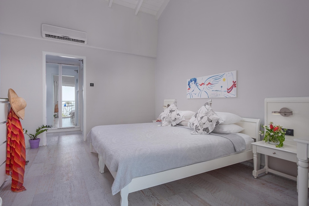 Twin or Double Room Side Sea View