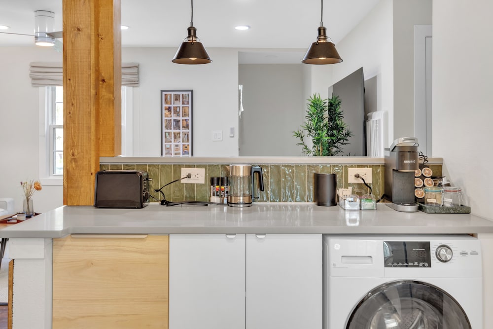 Signature House, 2 Bedrooms, Kitchen, Courtyard View photo 2