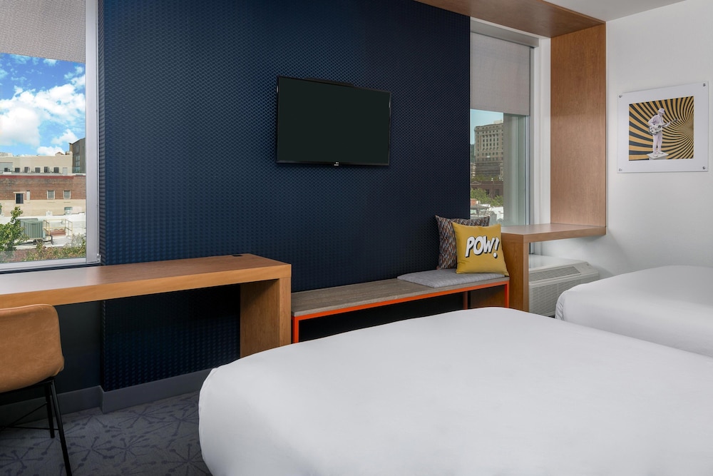 aloft, Traditional Room, 2 Queen Beds, City View - Photo 1