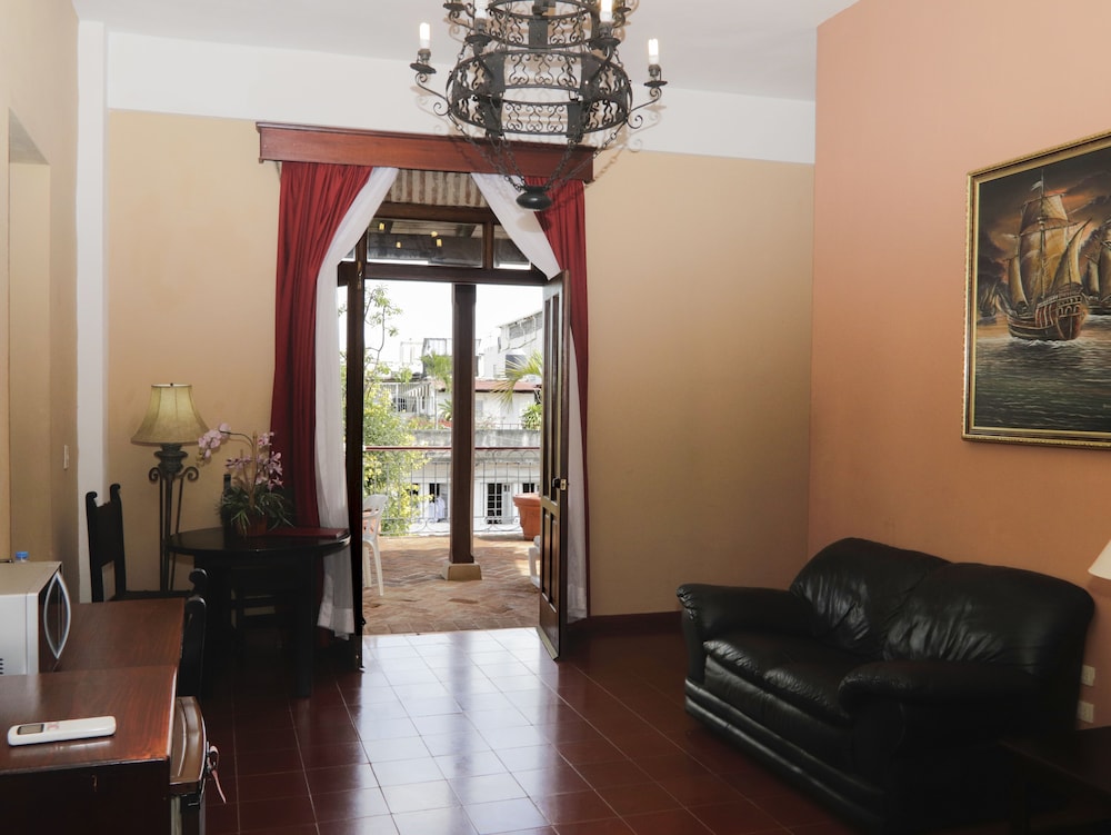 Deluxe Room, Jetted Tub and Private Terrace - Photo 6