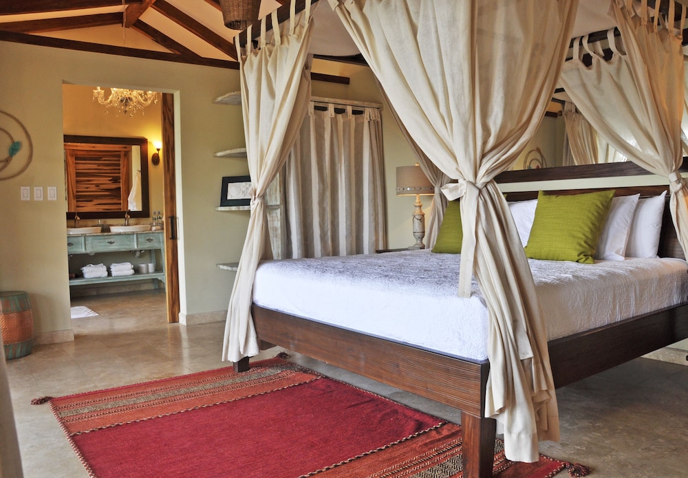 Villa photo 2