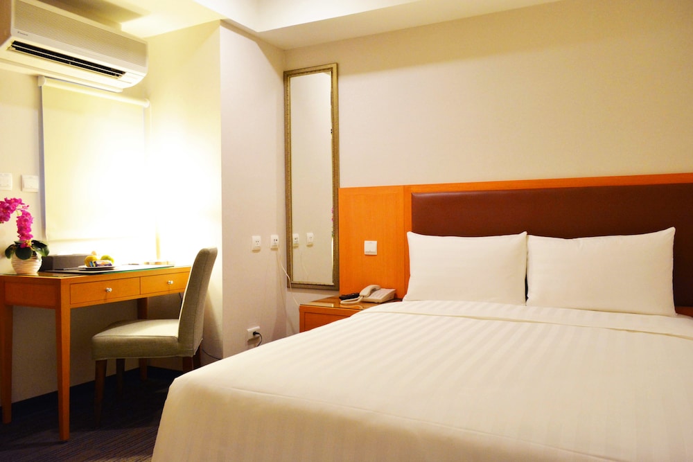 Economy Double Room, No Windows photo 2