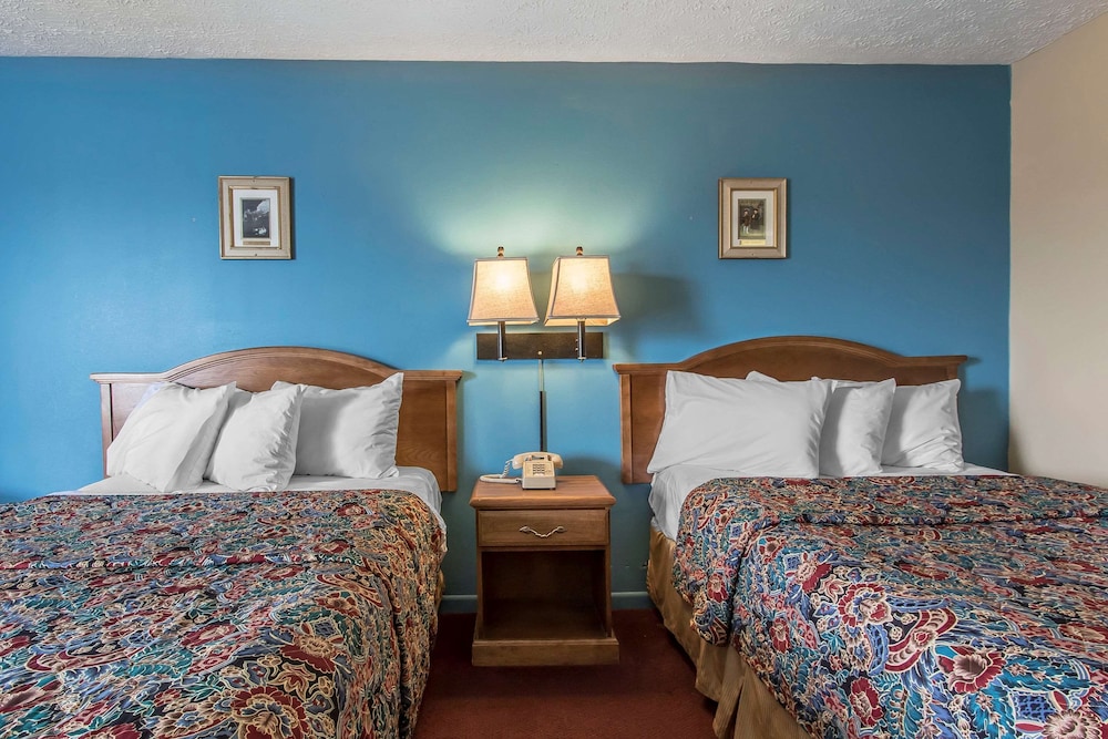 Standard Room, 2 Double Beds, Non Smoking - Photo 3