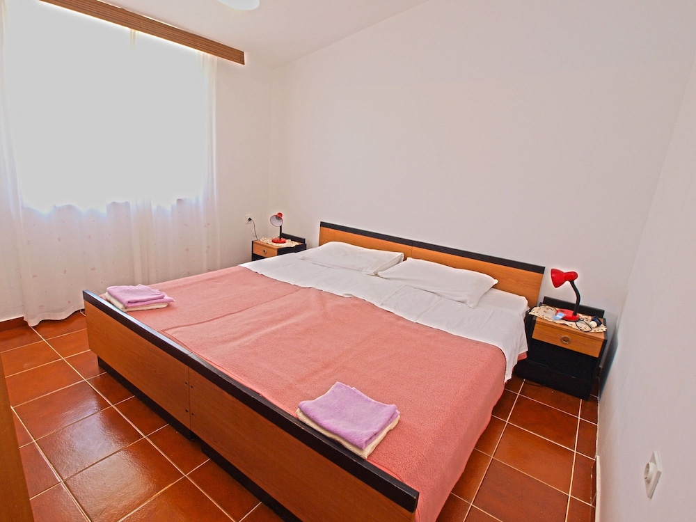 Apartment, 1 Bedroom (668/1582)
