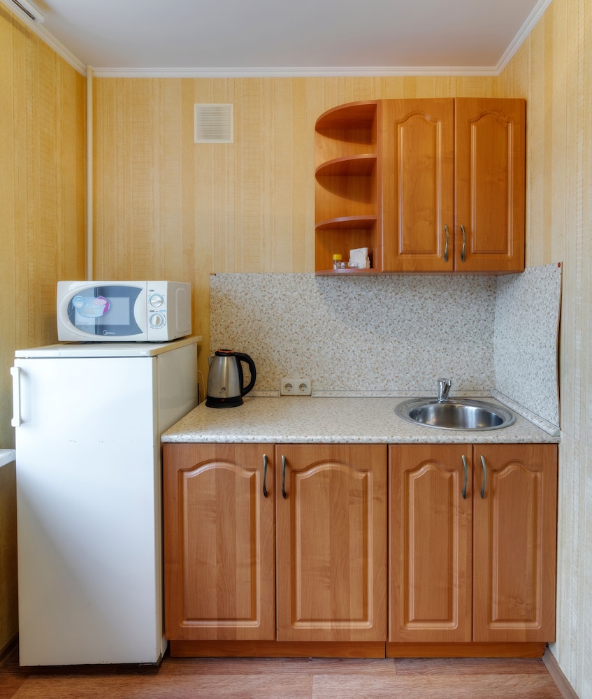 Basic Condo photo 2