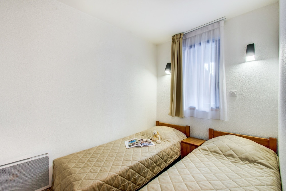 4 rooms 8 pax photo 2