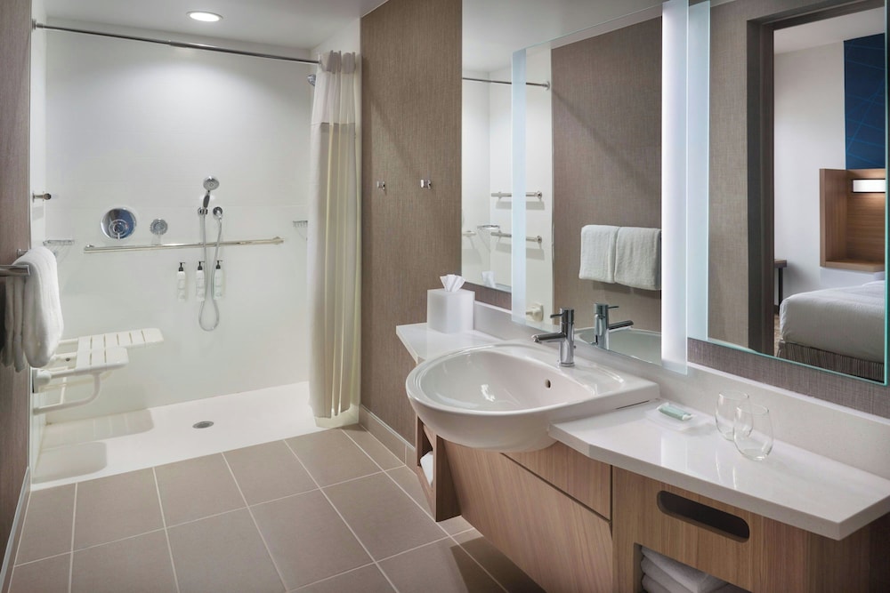 Suite, Multiple Beds (Hearing Accessible) - Photo 4