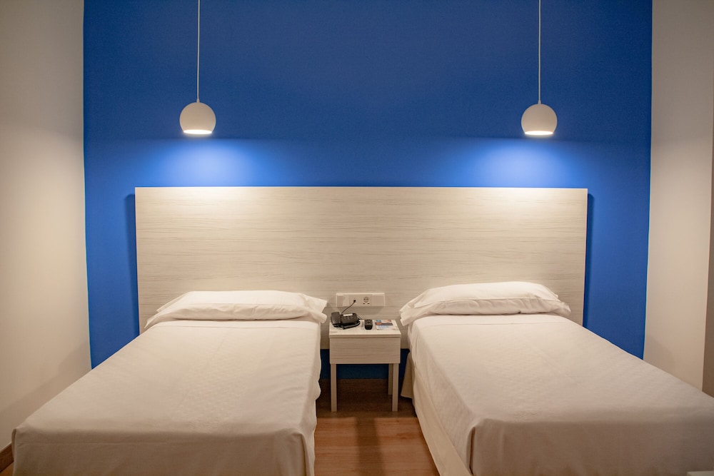 Twin room UP