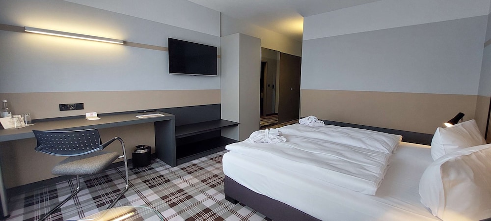 Standard Double Room, Non Smoking - Photo 3