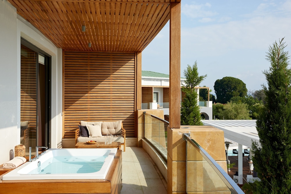 Deluxe Suite, Hot Tub, Sea View