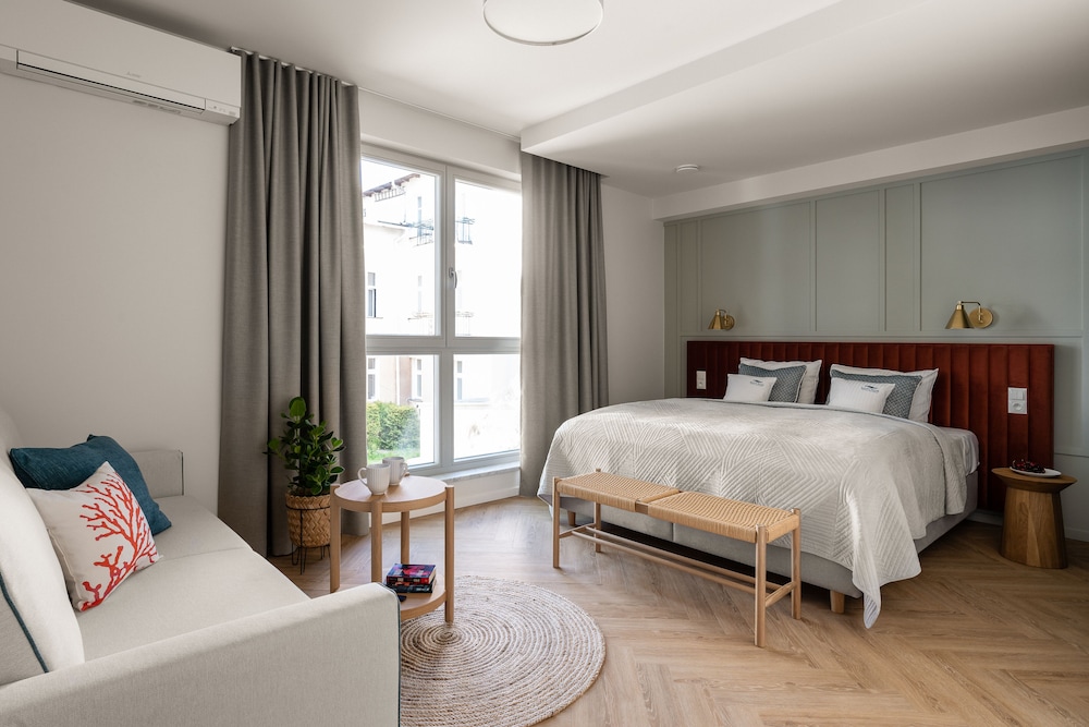 Executive Apartment (Baltic Wave 5)