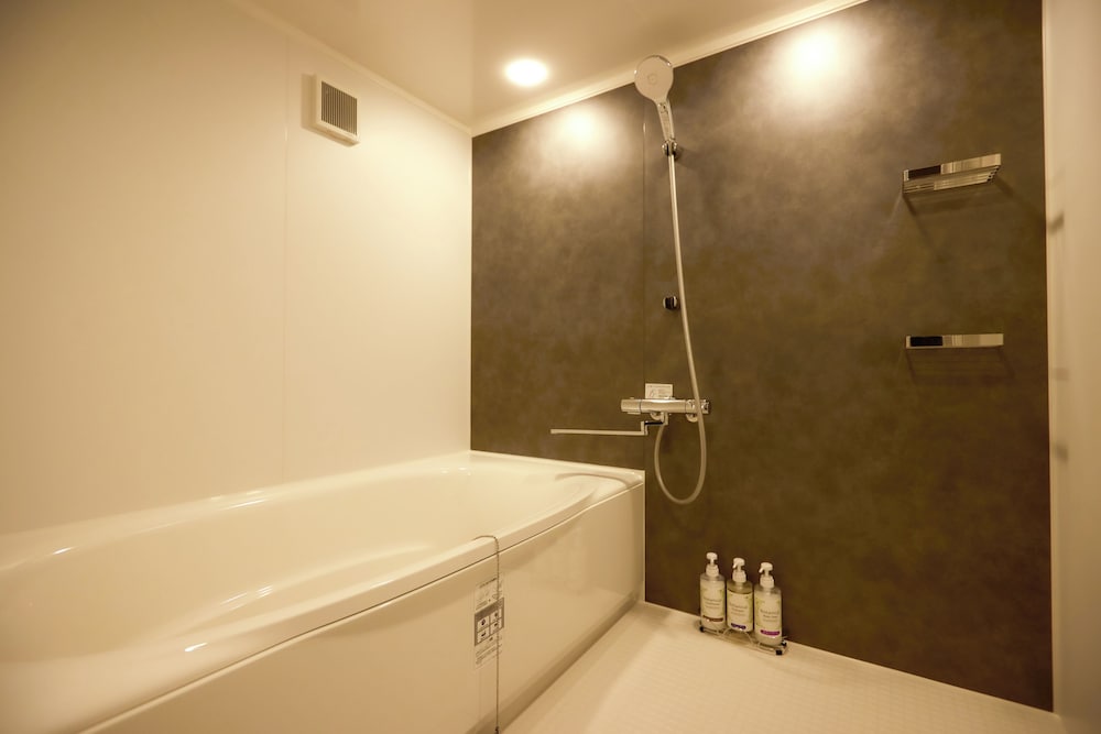 Basic Triple Room photo 2
