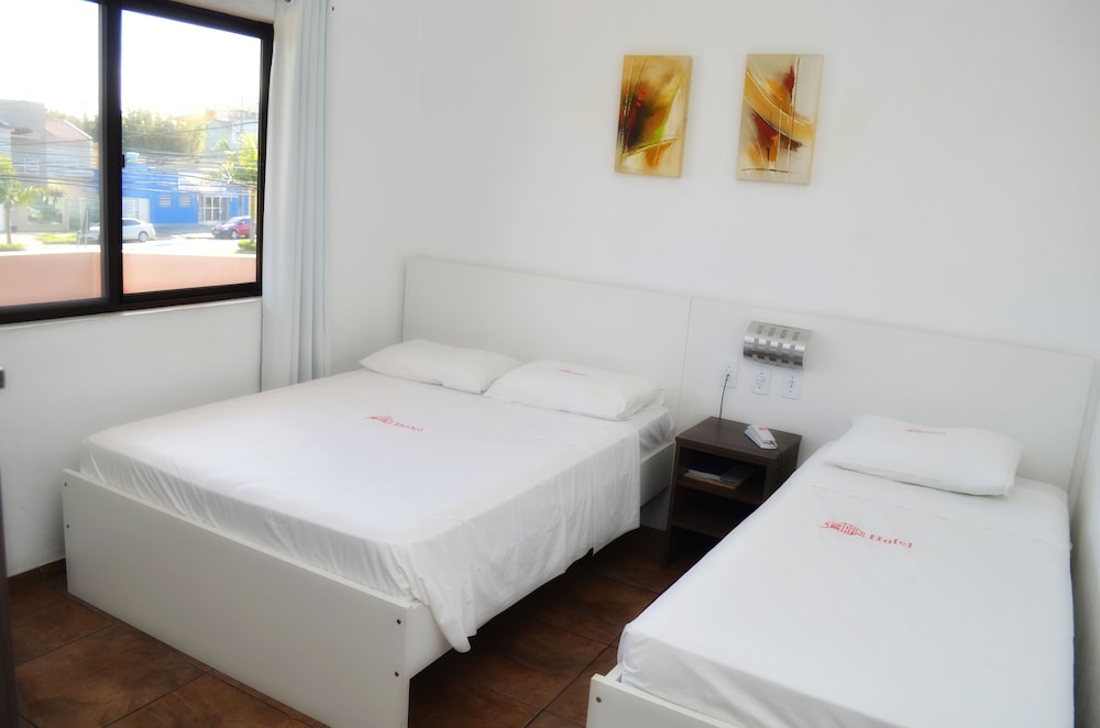 Deluxe Triple Room, Multiple Beds photo 1