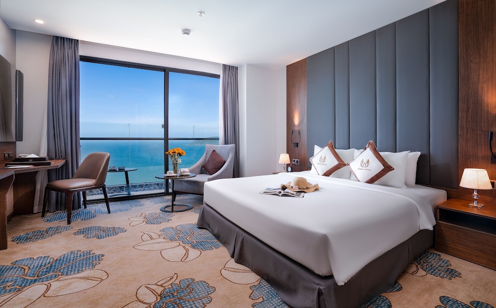 Premier Room, 1 Queen Bed, Ocean View photo 1