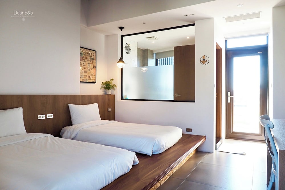 Basic Double or Twin Room, Ensuite, City View
