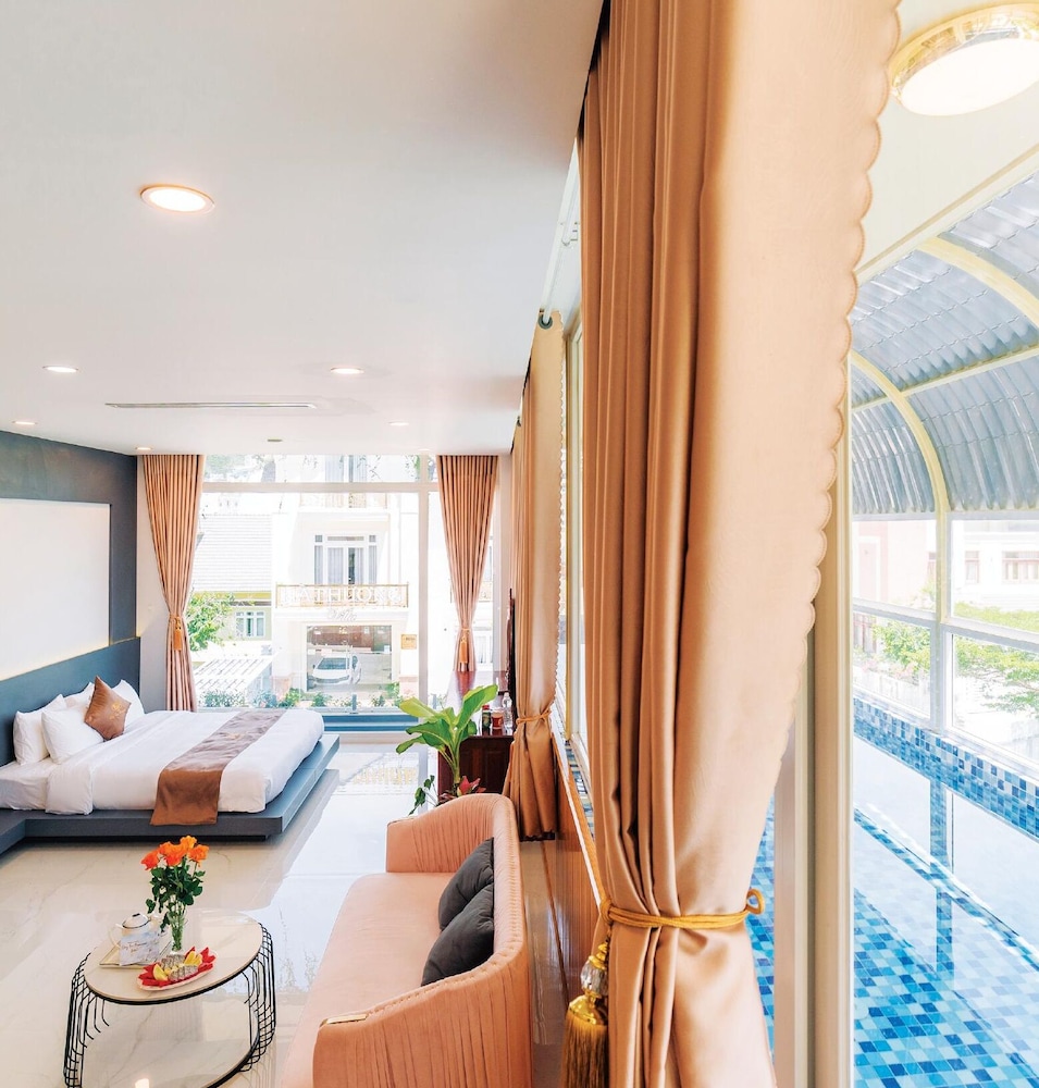 Premium Pool View Room - Photo 1